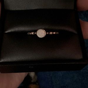 I like this ring it just don’t fit right I paid like 25 bucks for it